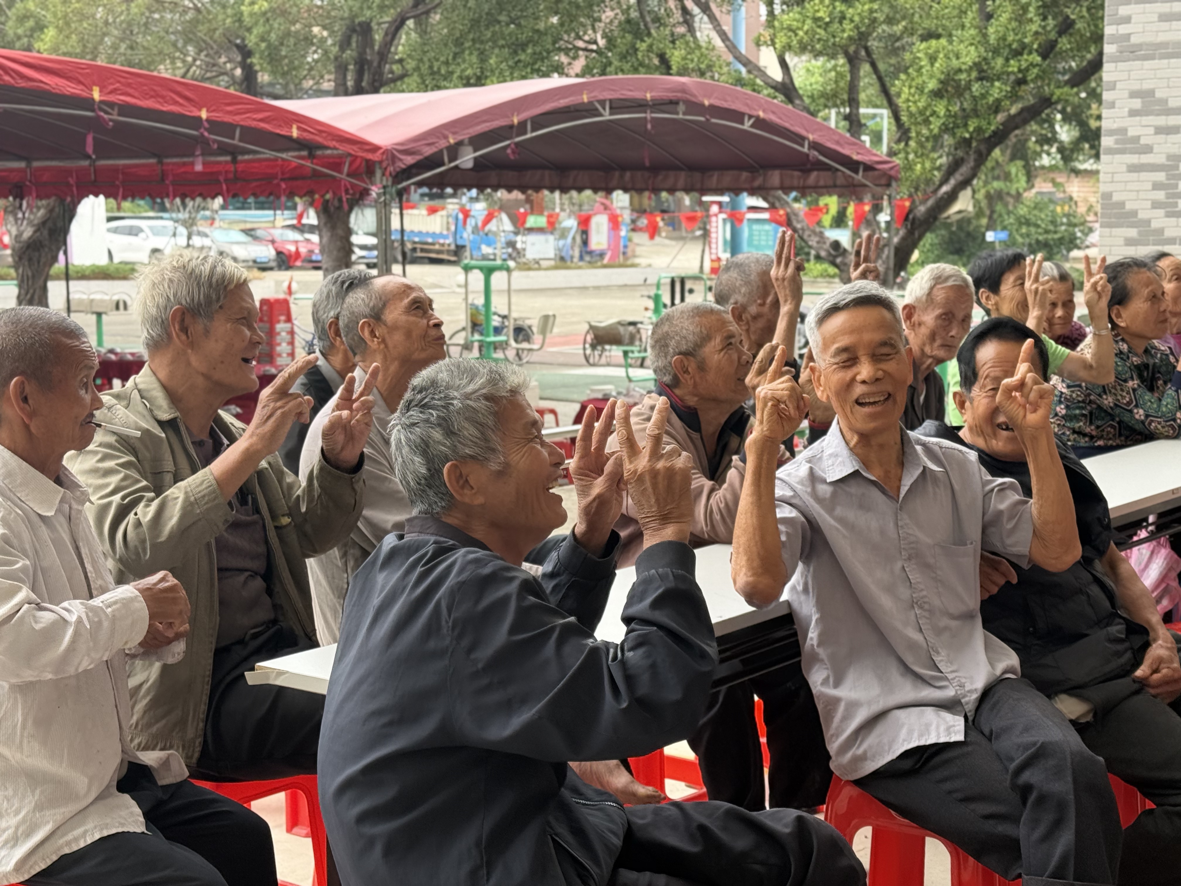 【红棉惠爱】以“红棉惠爱”之暖,护航“银龄”安康